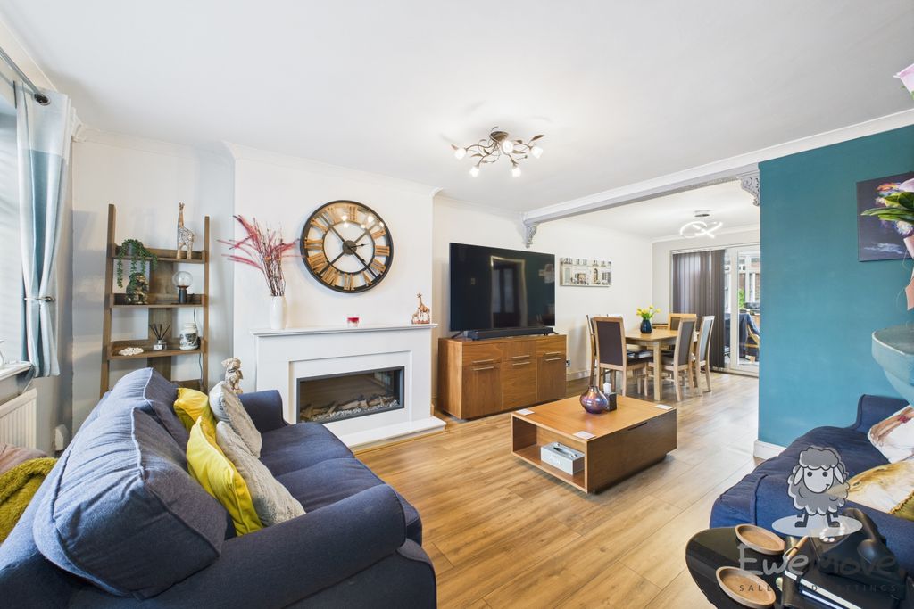 Property photo 3 of 12 10