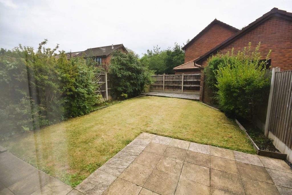 Property photo 2 of 11 Garden