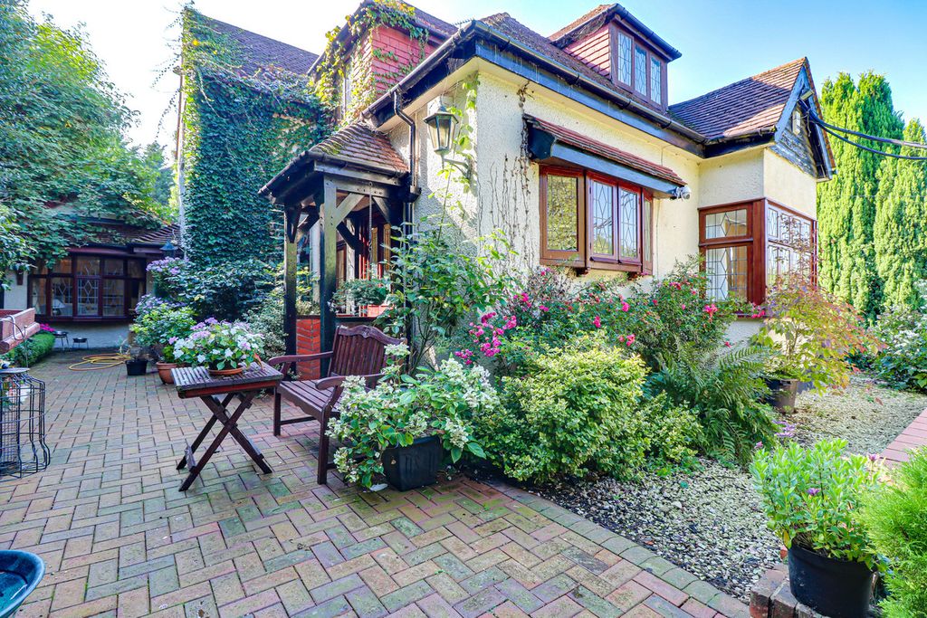Property photo 3 of 33