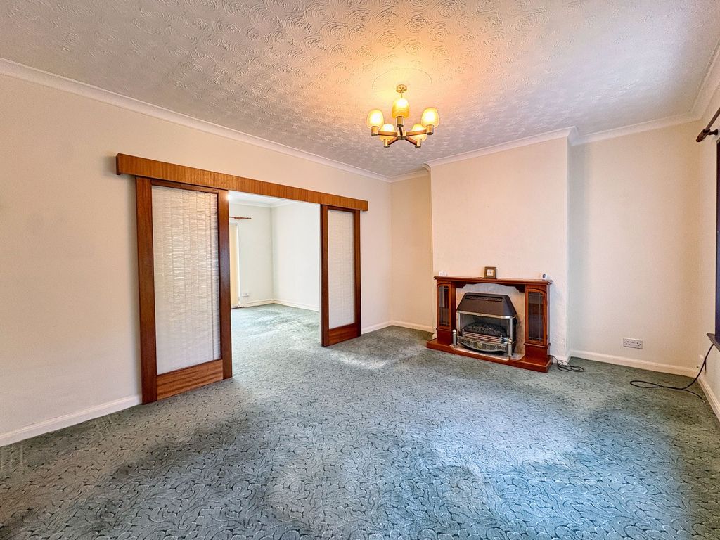 Property photo 2 of 28