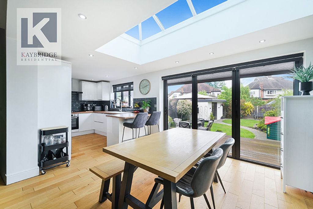 Property photo 1 of 16 St. Clair Drive, Worcester Park - Kt4 8Uq