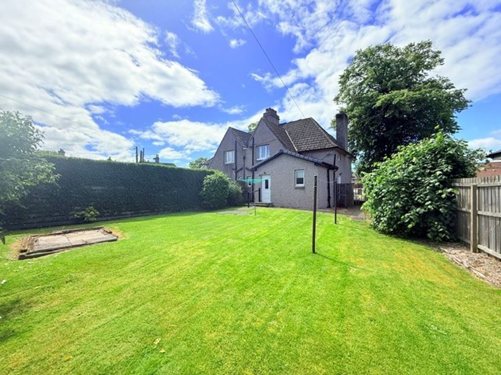 Property photo 2 of 25