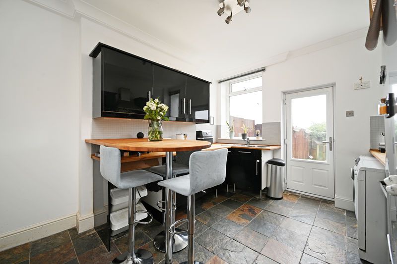 Property photo 2 of 30 Kitchen