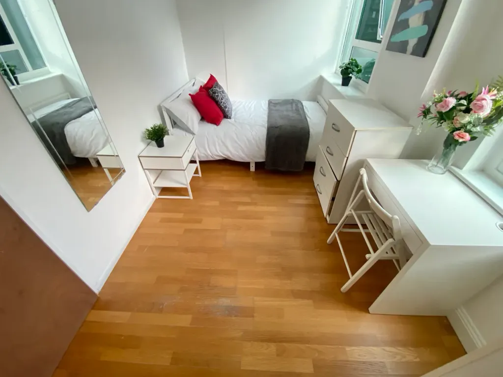 Property photo 3 of 7