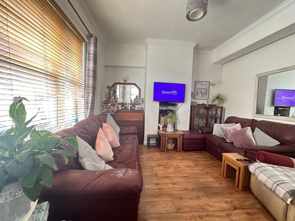 Property photo 3 of 23