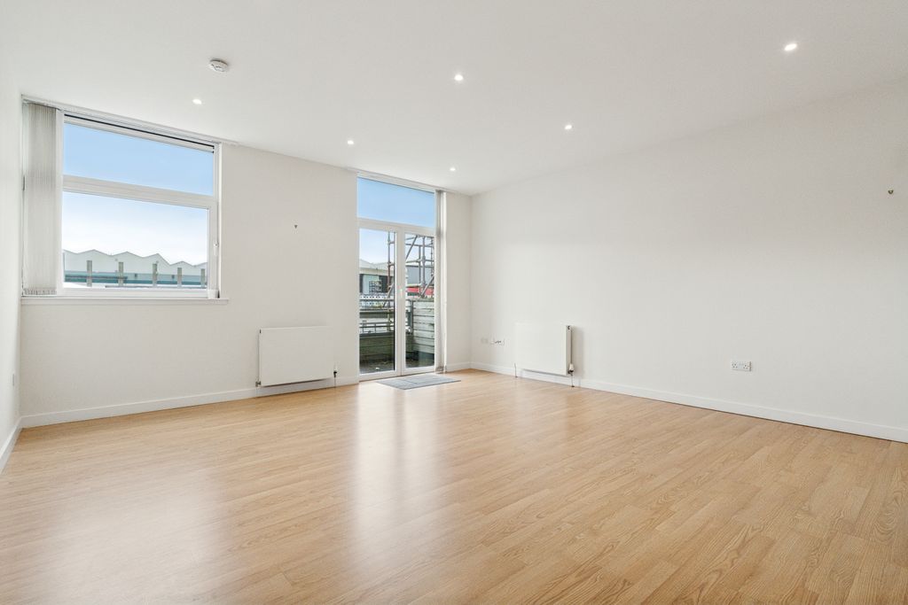 Property photo 3 of 19 3