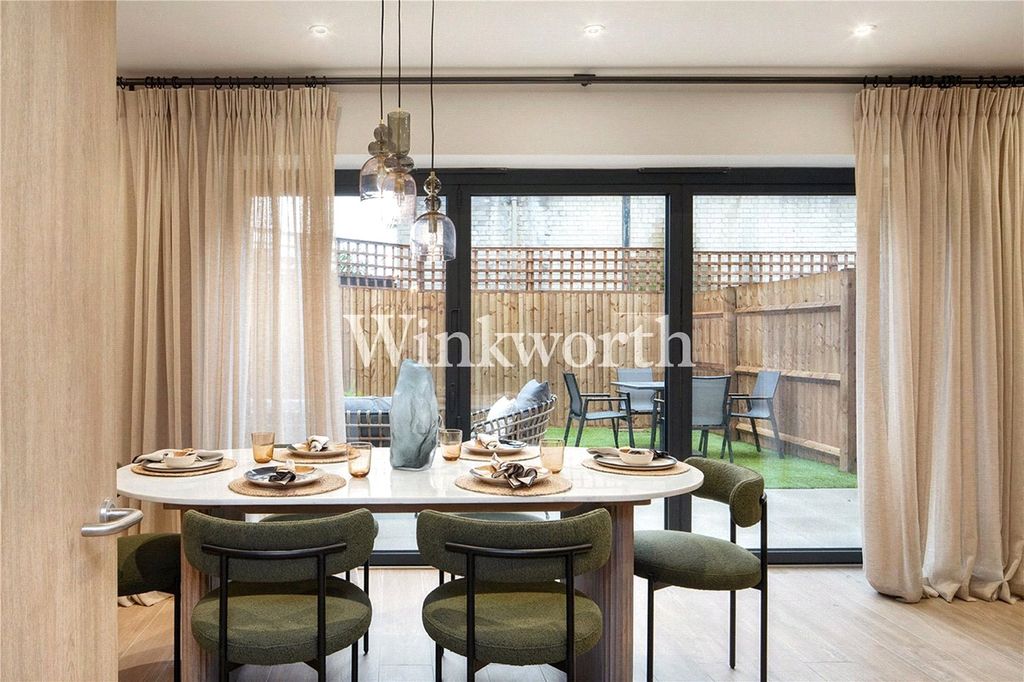 Property photo 3 of 28 Picture No. 18