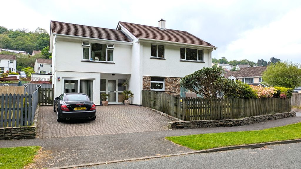 Property photo 1 of 27 Fe