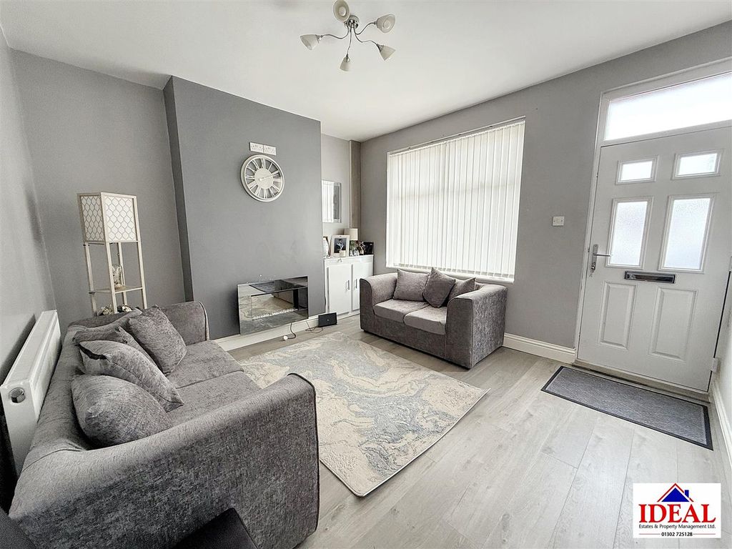 Property photo 3 of 11 Image00009.Jpg
