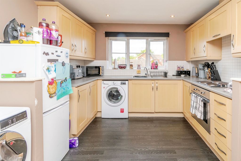 Property photo 3 of 18