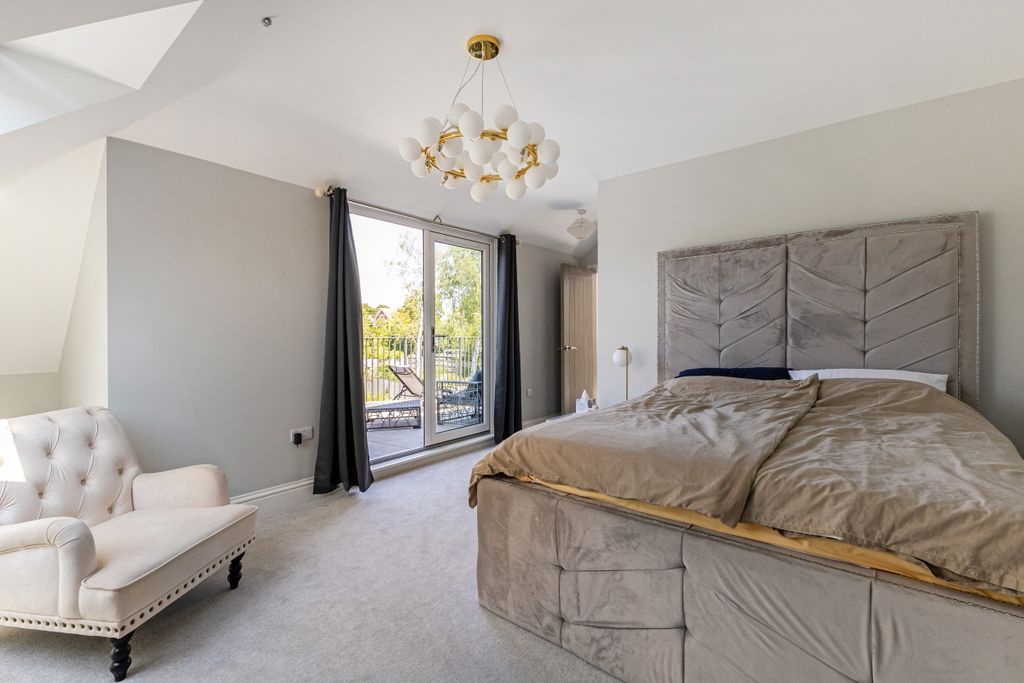 Property photo 3 of 17 112085_Flat 5 Mul...