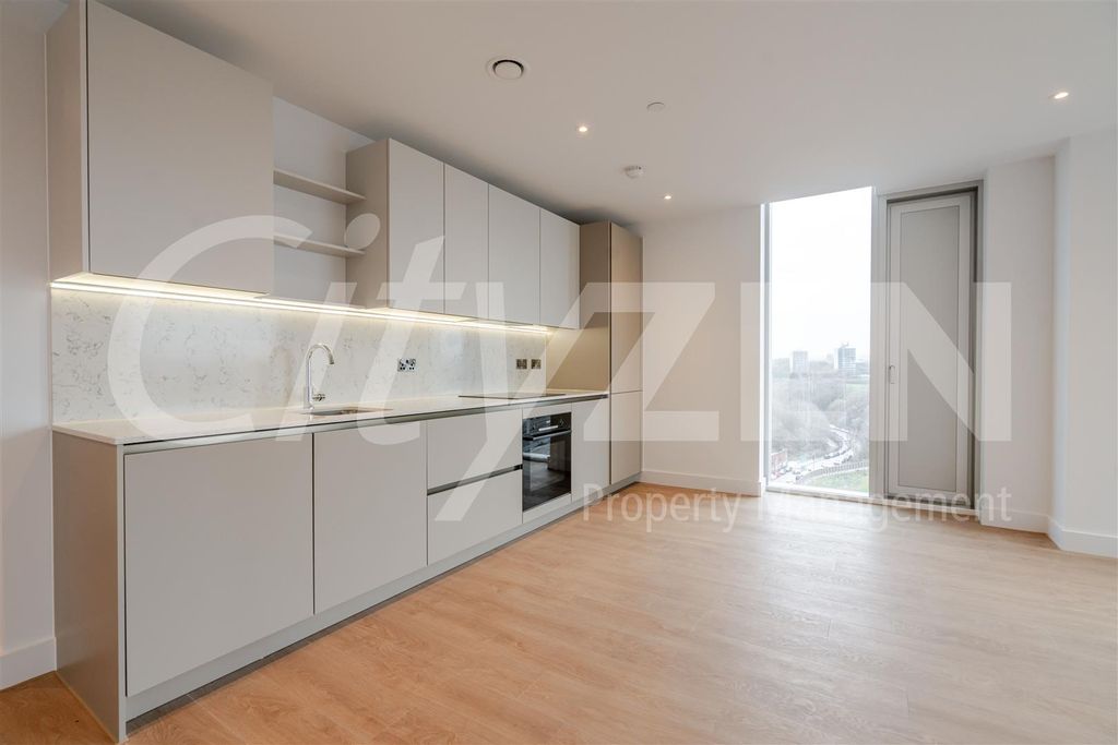 Property photo 2 of 15 Kitchen