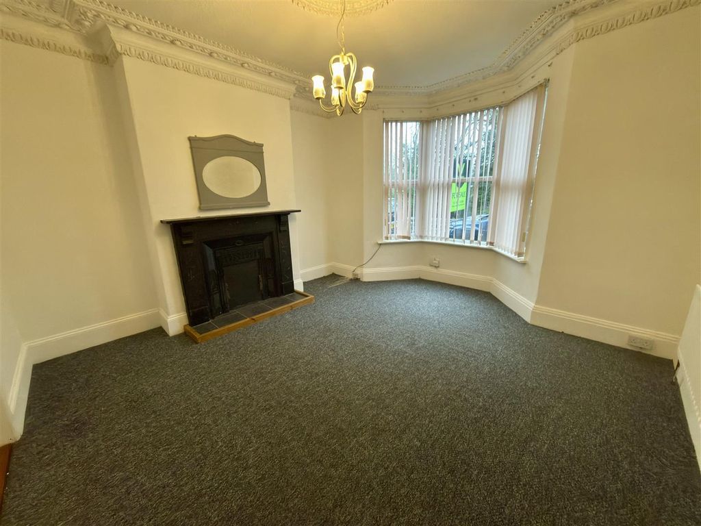 Property photo 2 of 15 Lounge