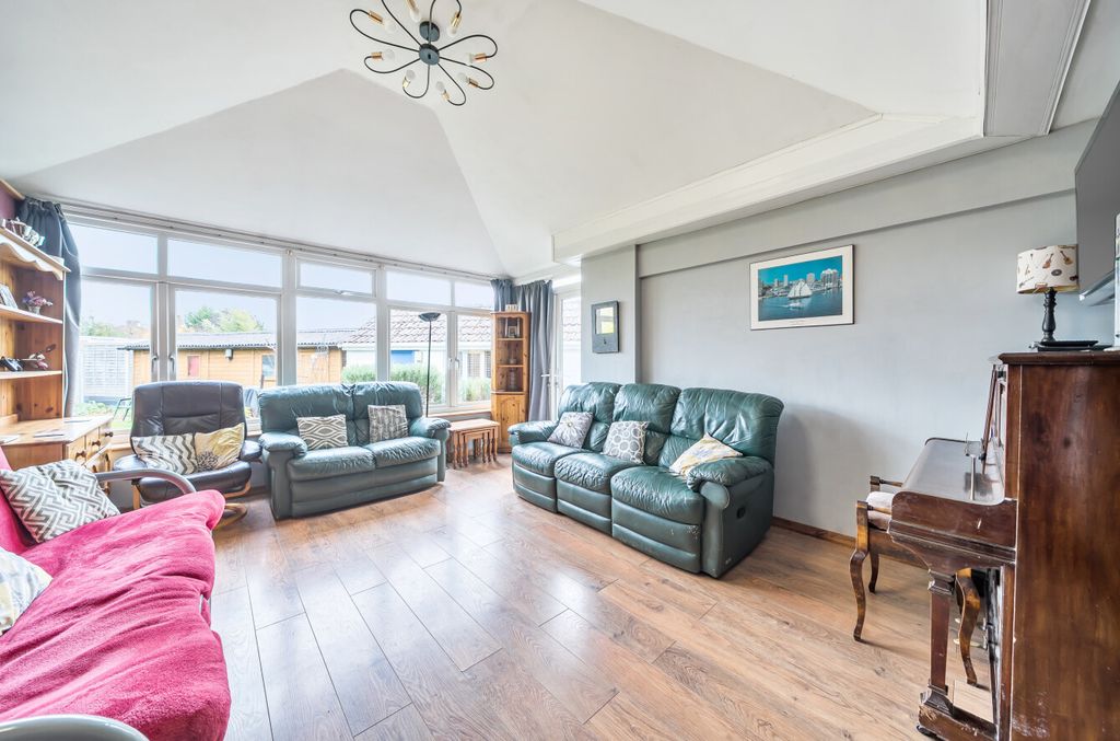 Property photo 2 of 25 1375106-8-6909F73...