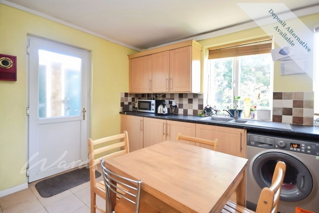 Property photo 2 of 5 Kitchen
