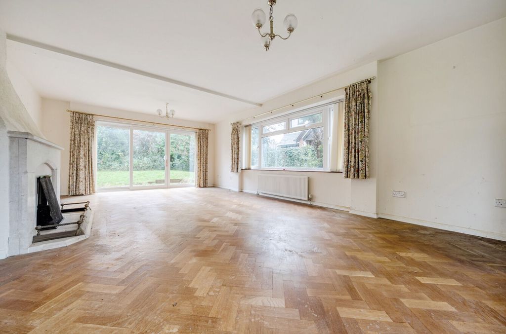 Property photo 2 of 21