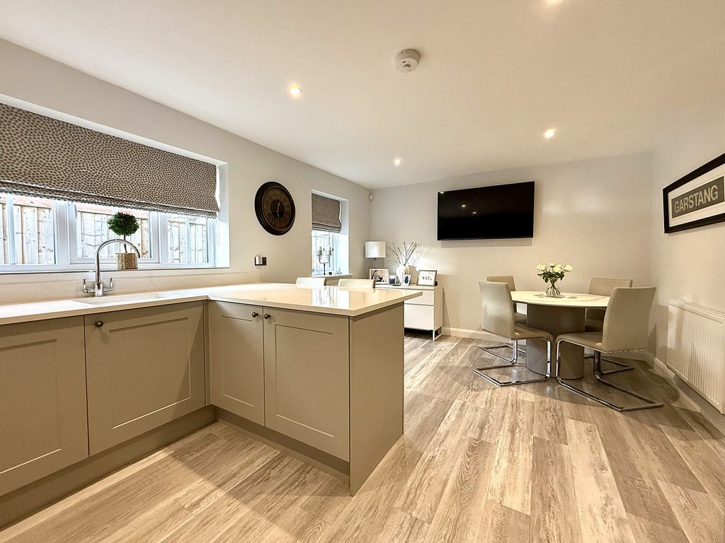 Property photo 3 of 35