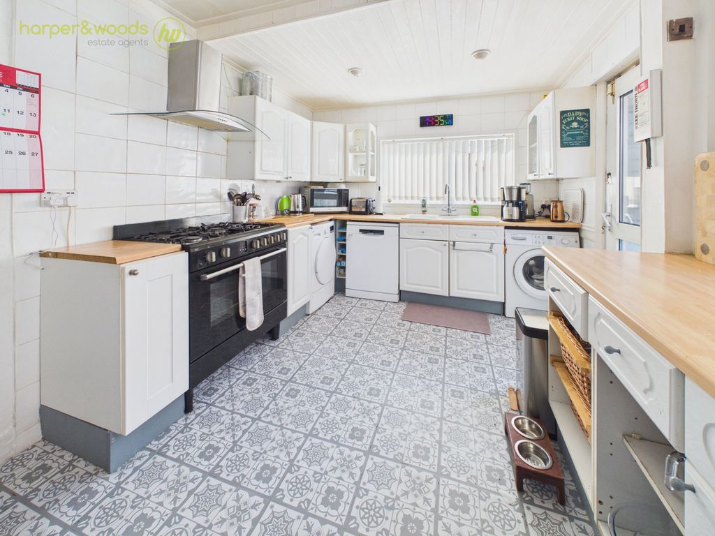 Property photo 2 of 27