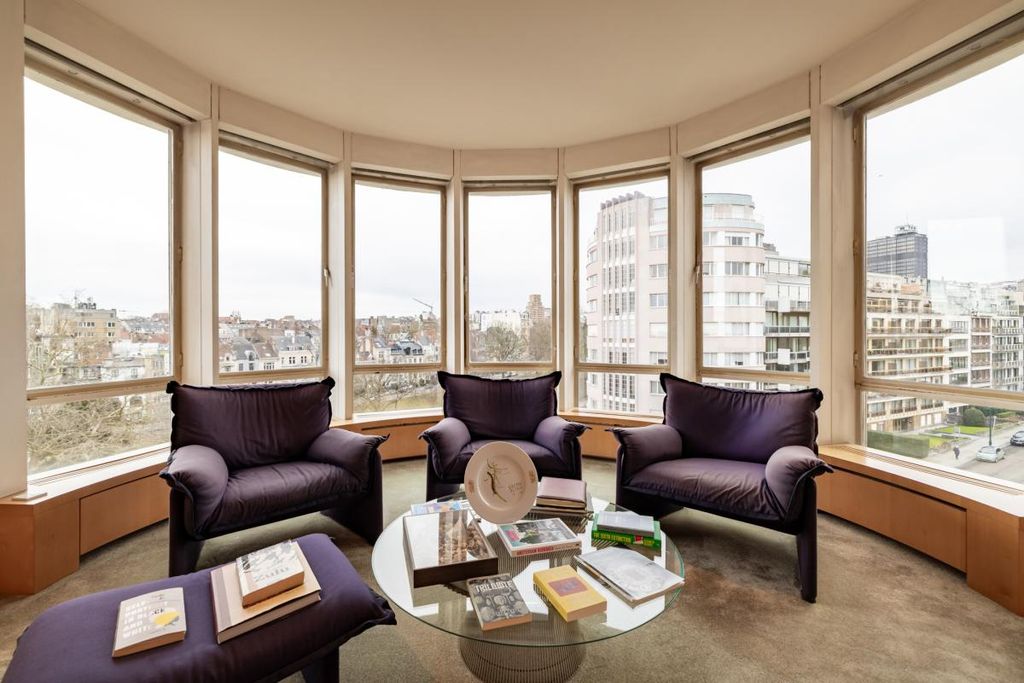 Property photo 3 of 24