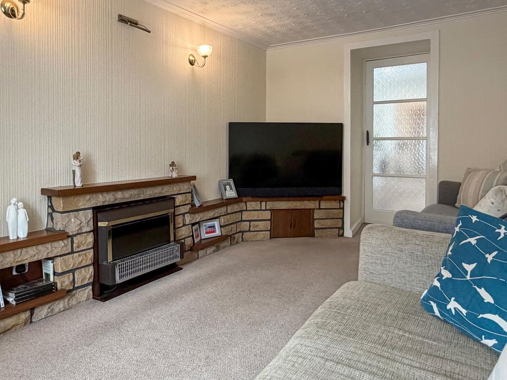 Property photo 3 of 23 Living Room