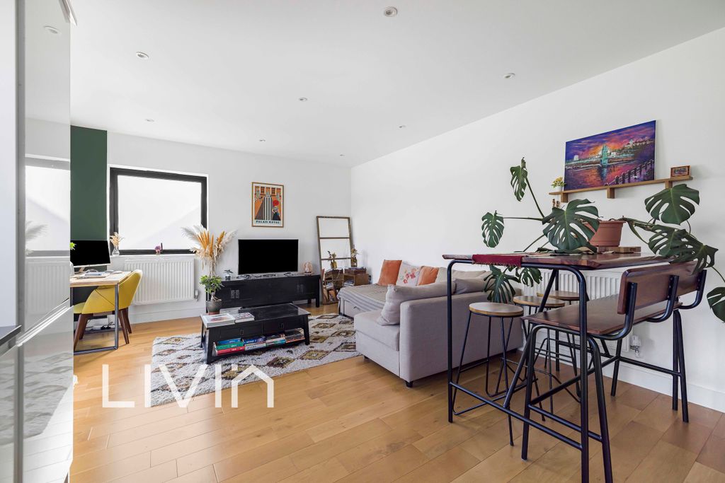 Property photo 3 of 16 120A4987