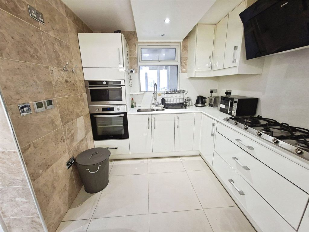 Property photo 3 of 19 Picture No. 34