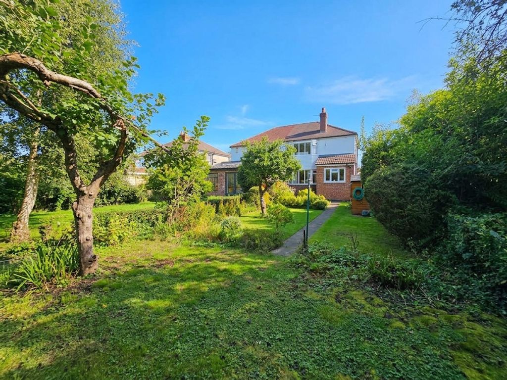 Property photo 2 of 11