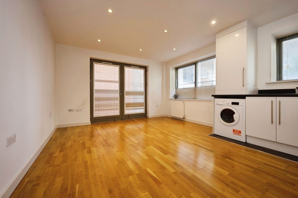 Property photo 2 of 9 Pbox-Img.Jpg