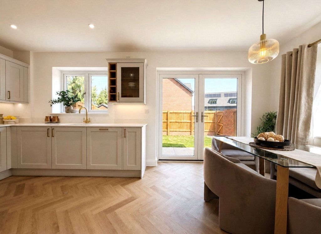 Property photo 3 of 9 Virtually Stagged