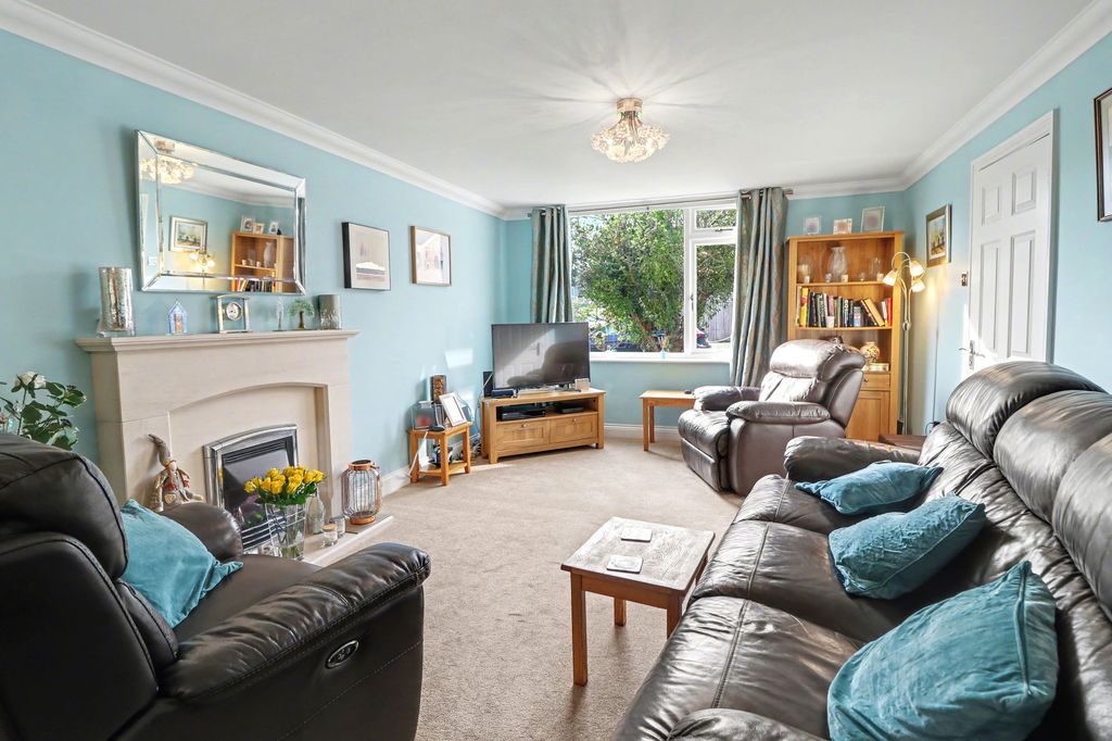 Property photo 2 of 14