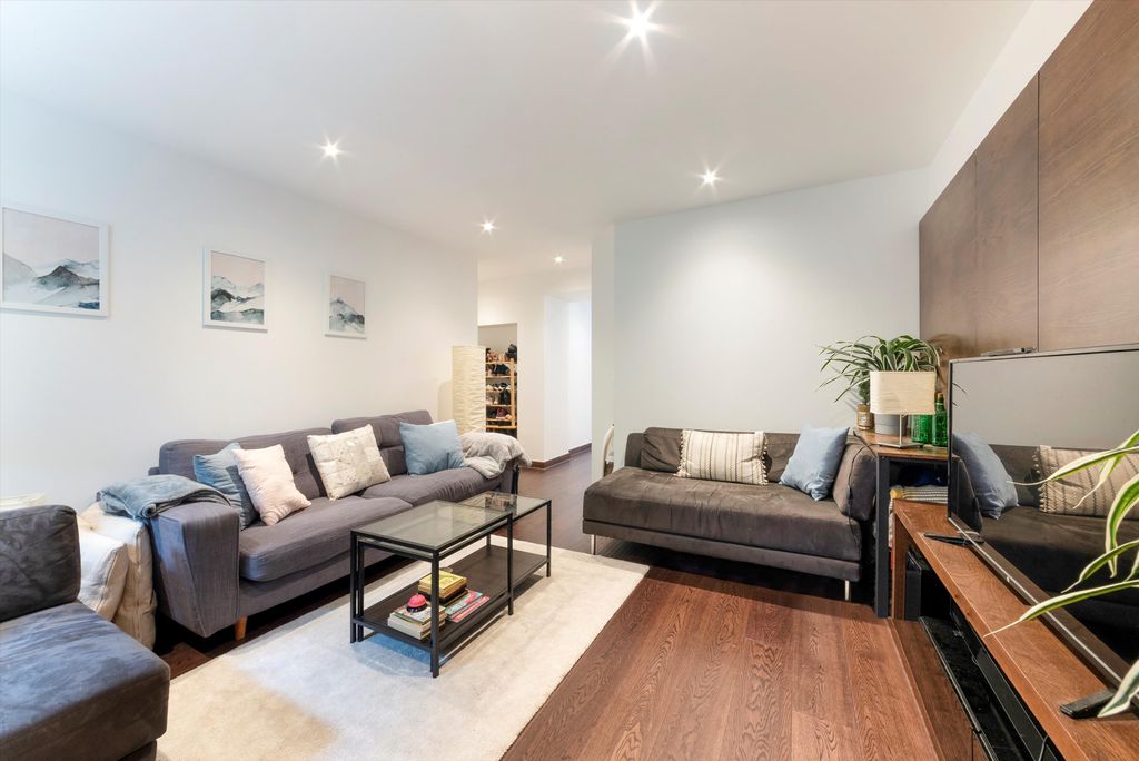 Property photo 2 of 9 Image