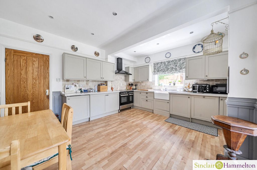 Property photo 2 of 14 Kitchen