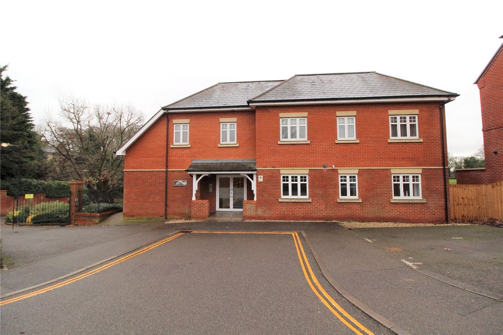 Property photo 1 of 8 Exterior