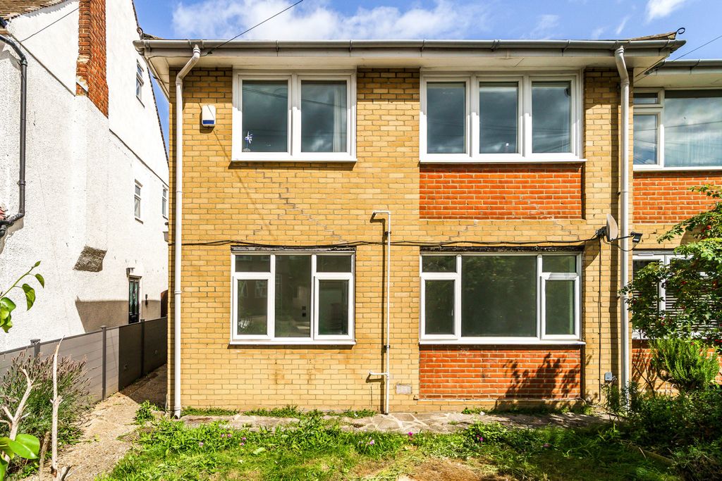 Property photo 2 of 18 Picture No. 20