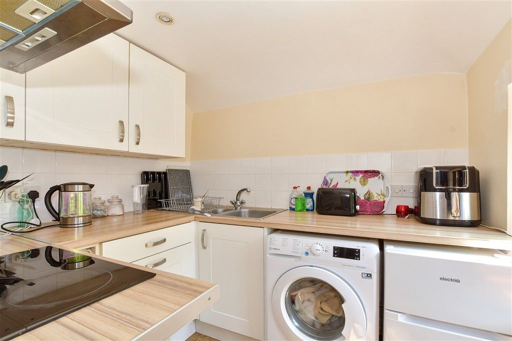 Property photo 2 of 9 Kitchen