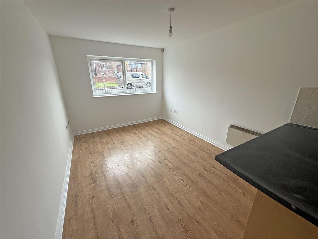 Property photo 2 of 8 Dining Room.Jpg