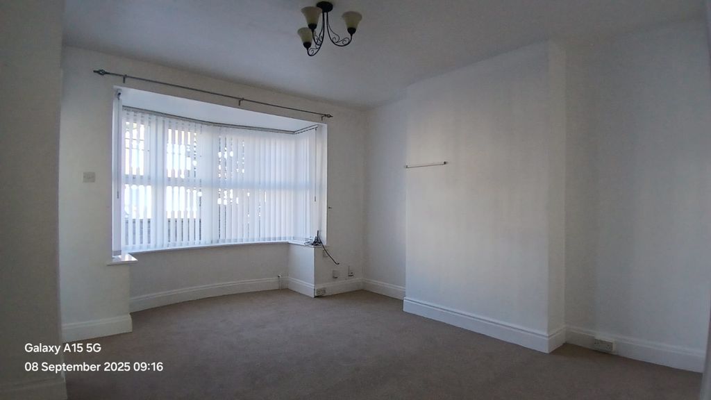 Property photo 2 of 9 21 Fernwood Avenue 08.09 (12)