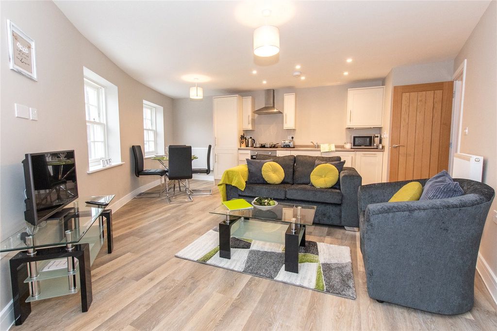 Property photo 3 of 7 Open Plan