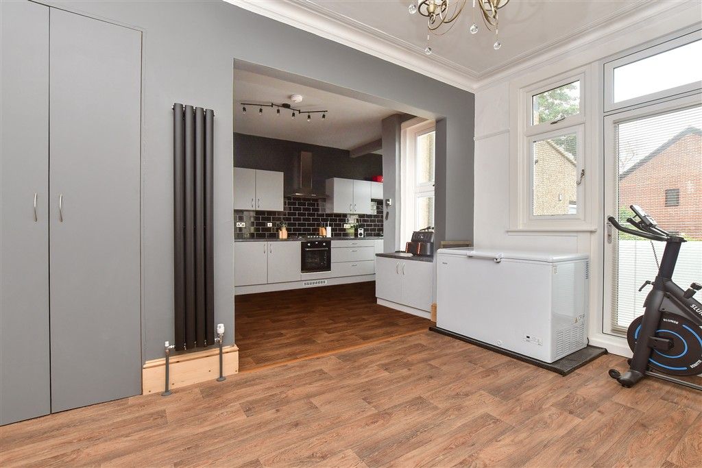 Property photo 3 of 16 Dining Area