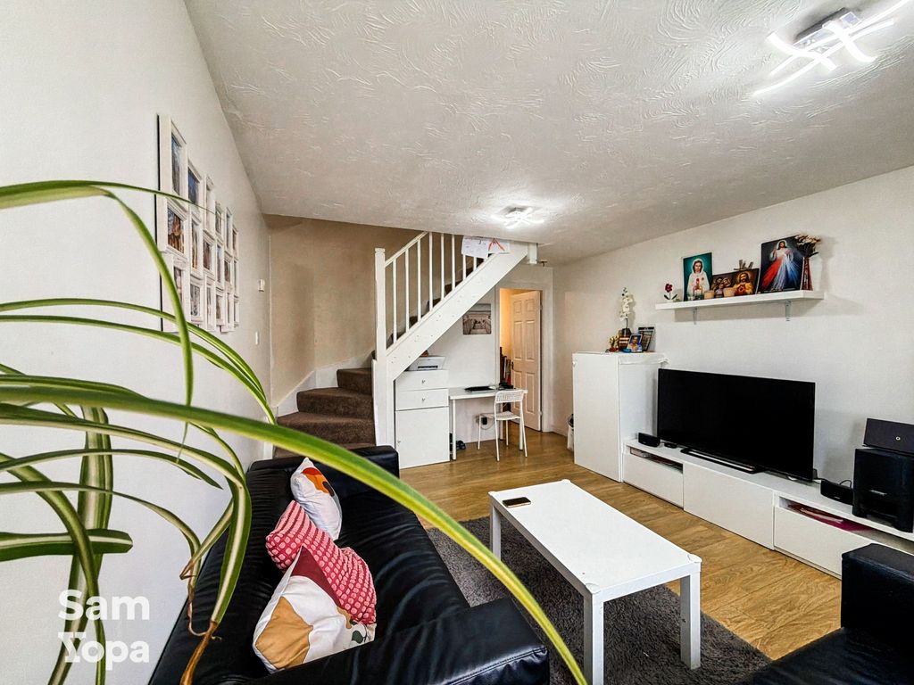 Property photo 2 of 11 Img_2325