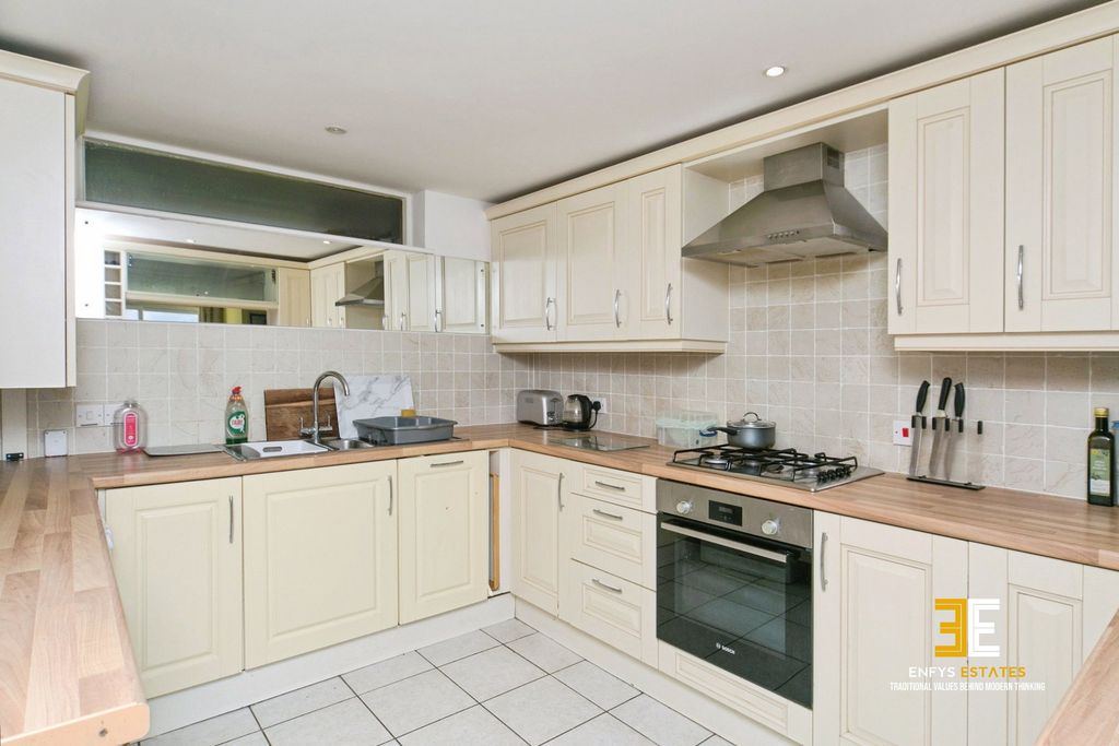 Additional image 5 of 1 bed flat for saleGogarth Morfa, Abbey Road, Llandudno LL30