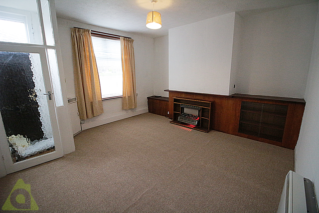 Property photo 2 of 9 Lounge