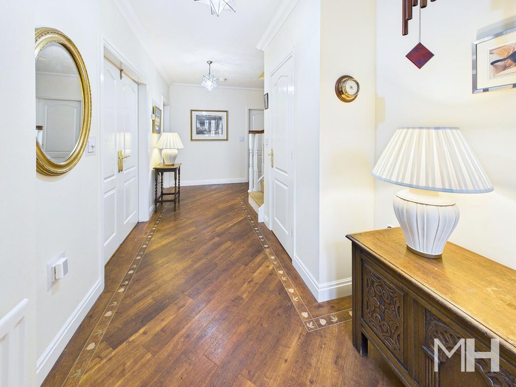 Property photo 3 of 33 Hallway