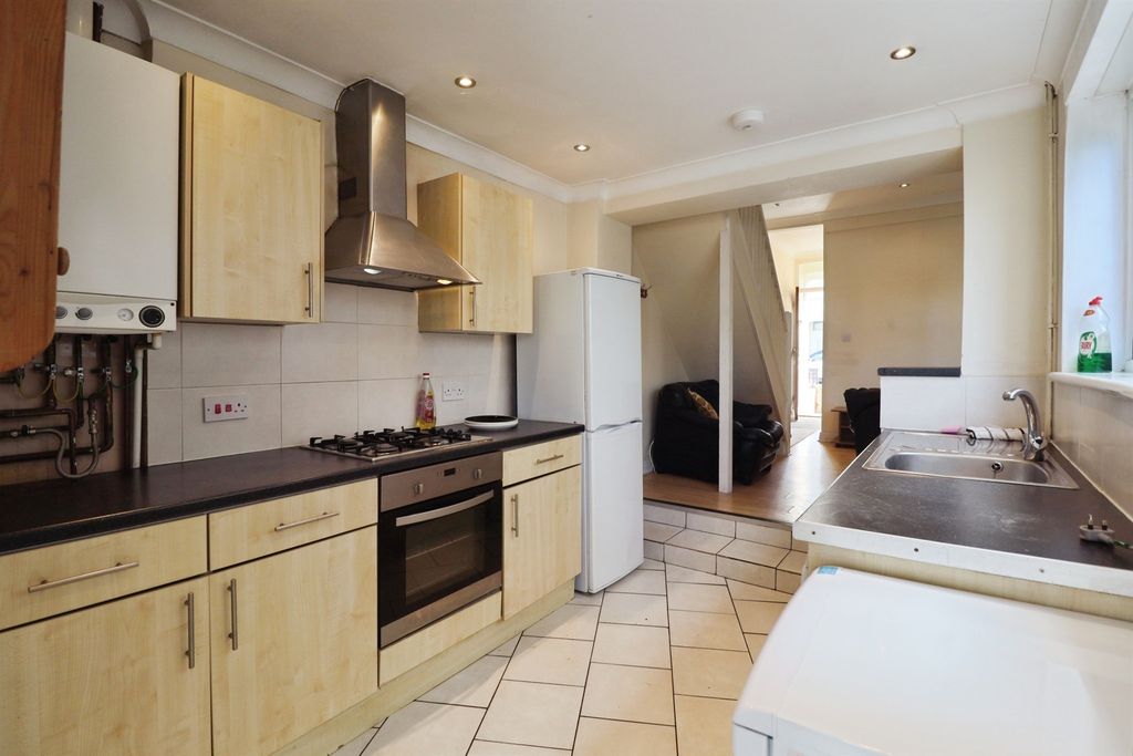 Property photo 3 of 17