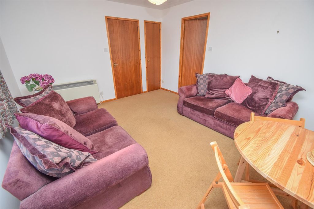 Property photo 2 of 12 Lounge (2)-2.Jpg