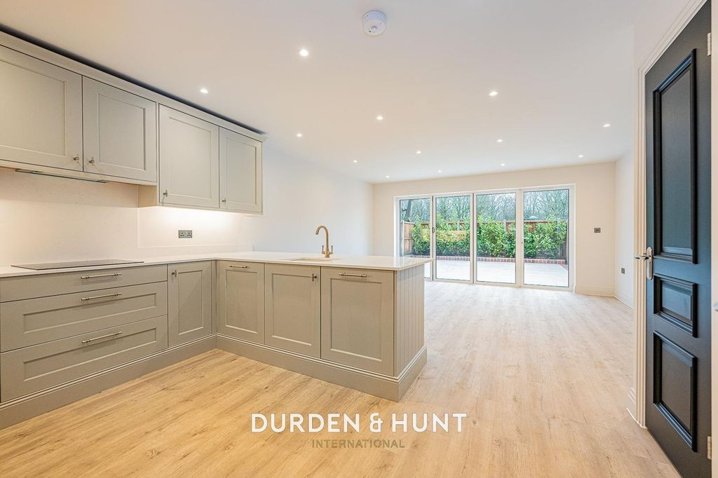 Property photo 2 of 32 Brickfield-16.Jpg