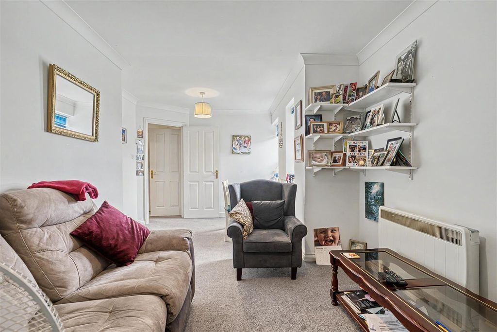 Property photo 2 of 9