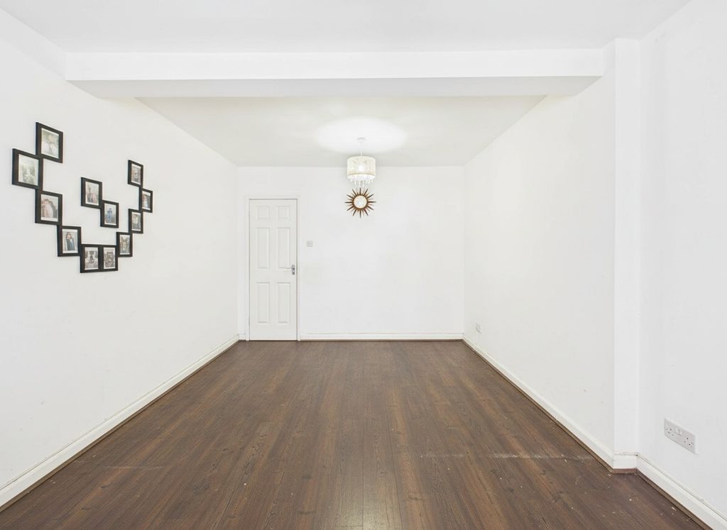 Property photo 3 of 9 3099002