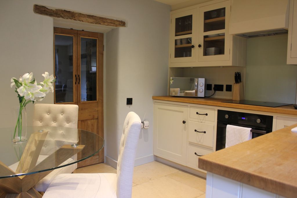 Property photo 3 of 8 Photo 03