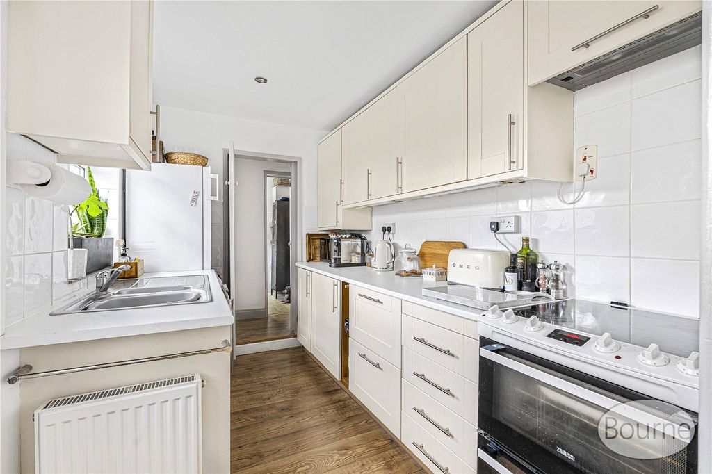 Property photo 3 of 28 Picture No. 16